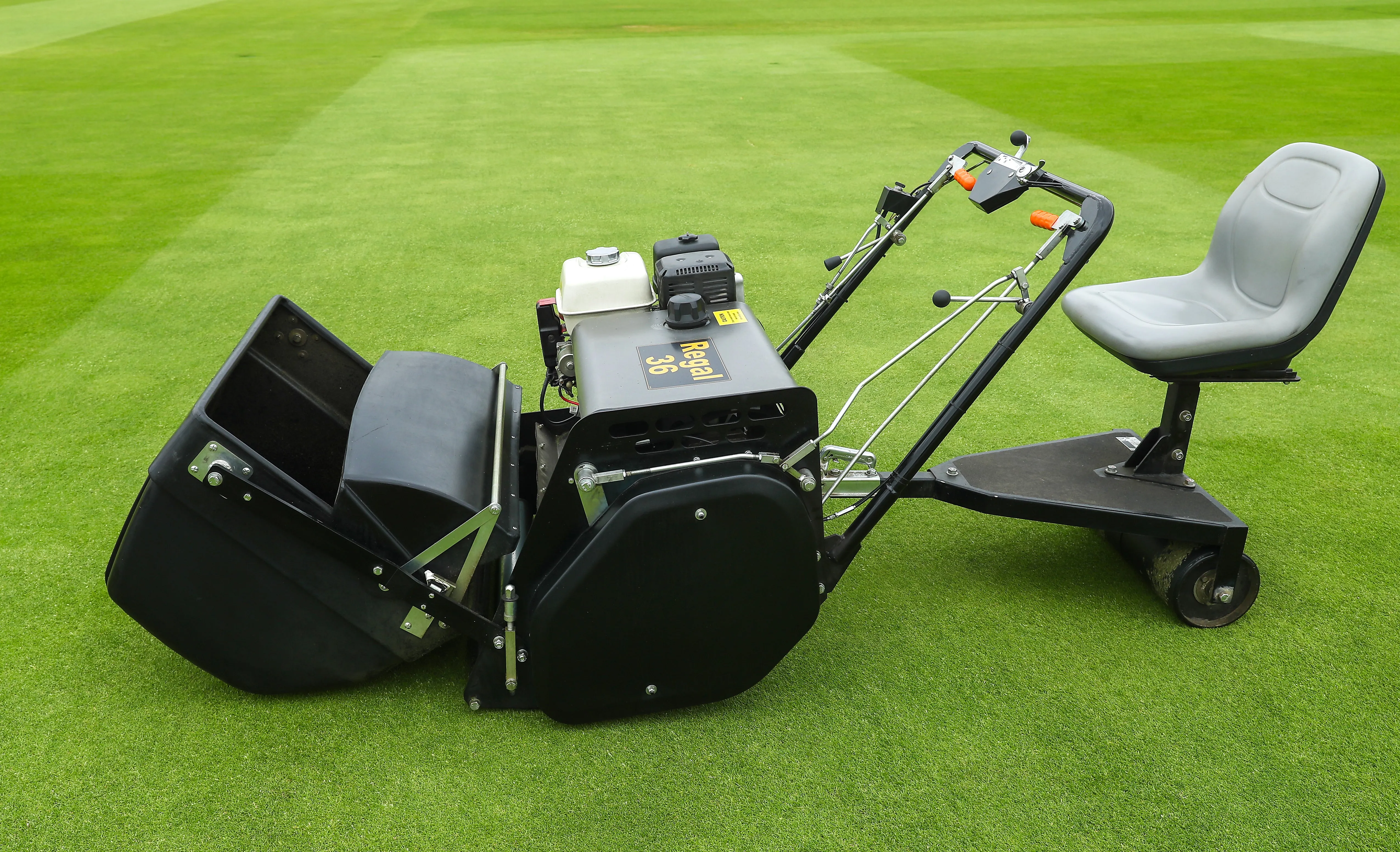 ALLETT Allett Regal 36 Cylinder Mower