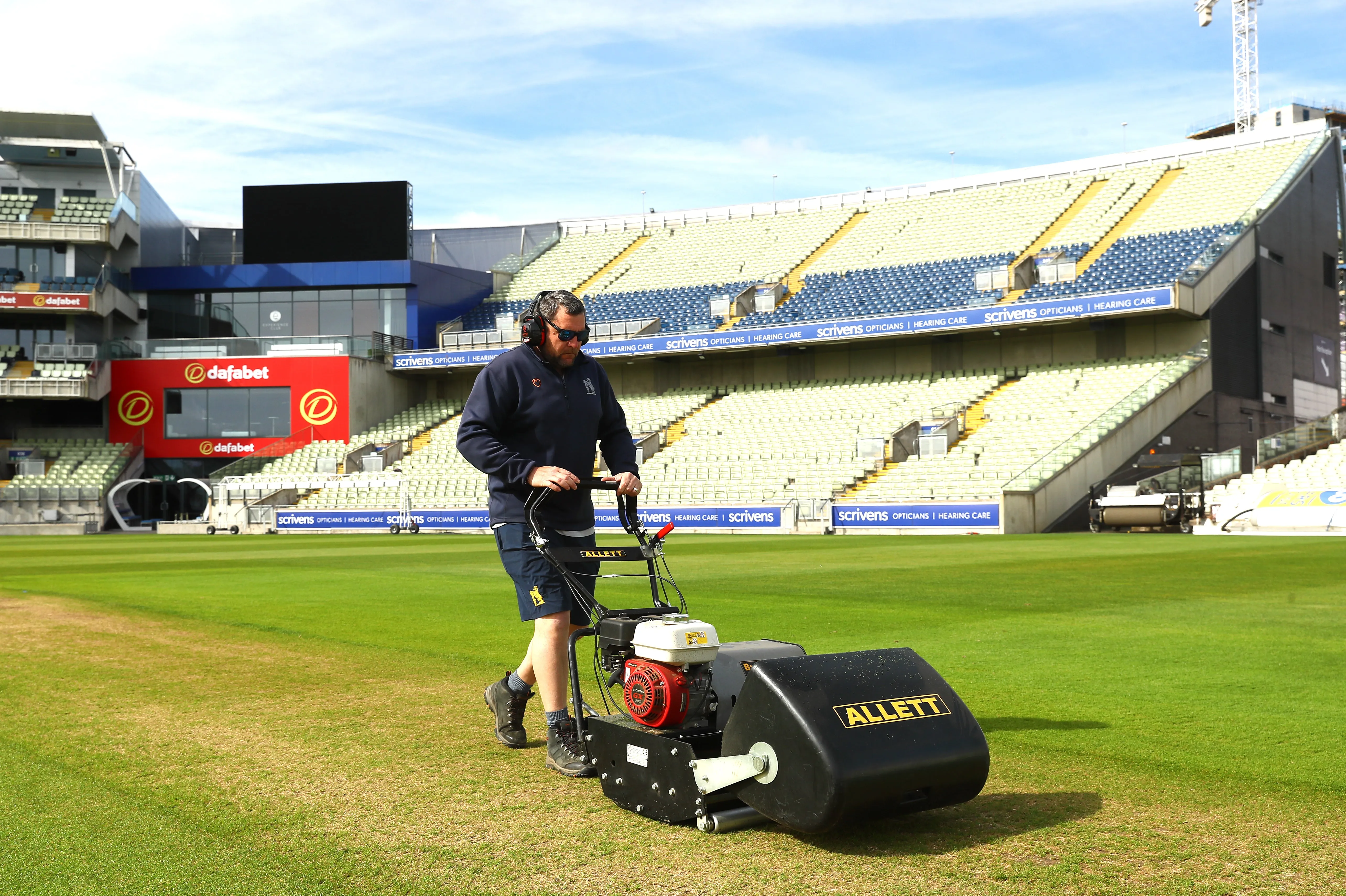Allett Buffalo 27 Cylinder Mower