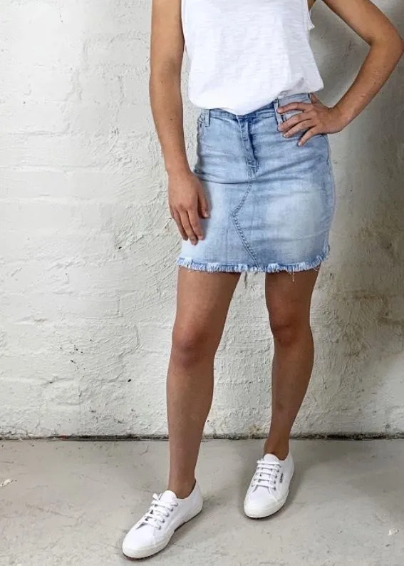 Dolly Denim Skirt || Light Blue