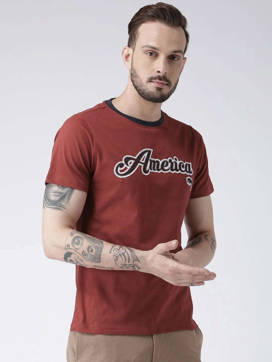 Men Red Solid Round Neck T-shirt