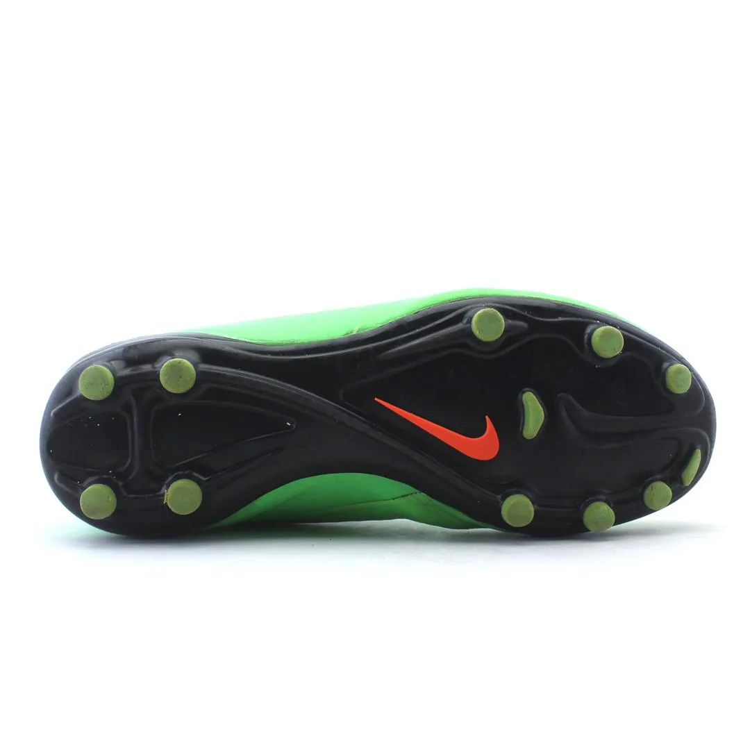 NIKE  HYPERVENOM