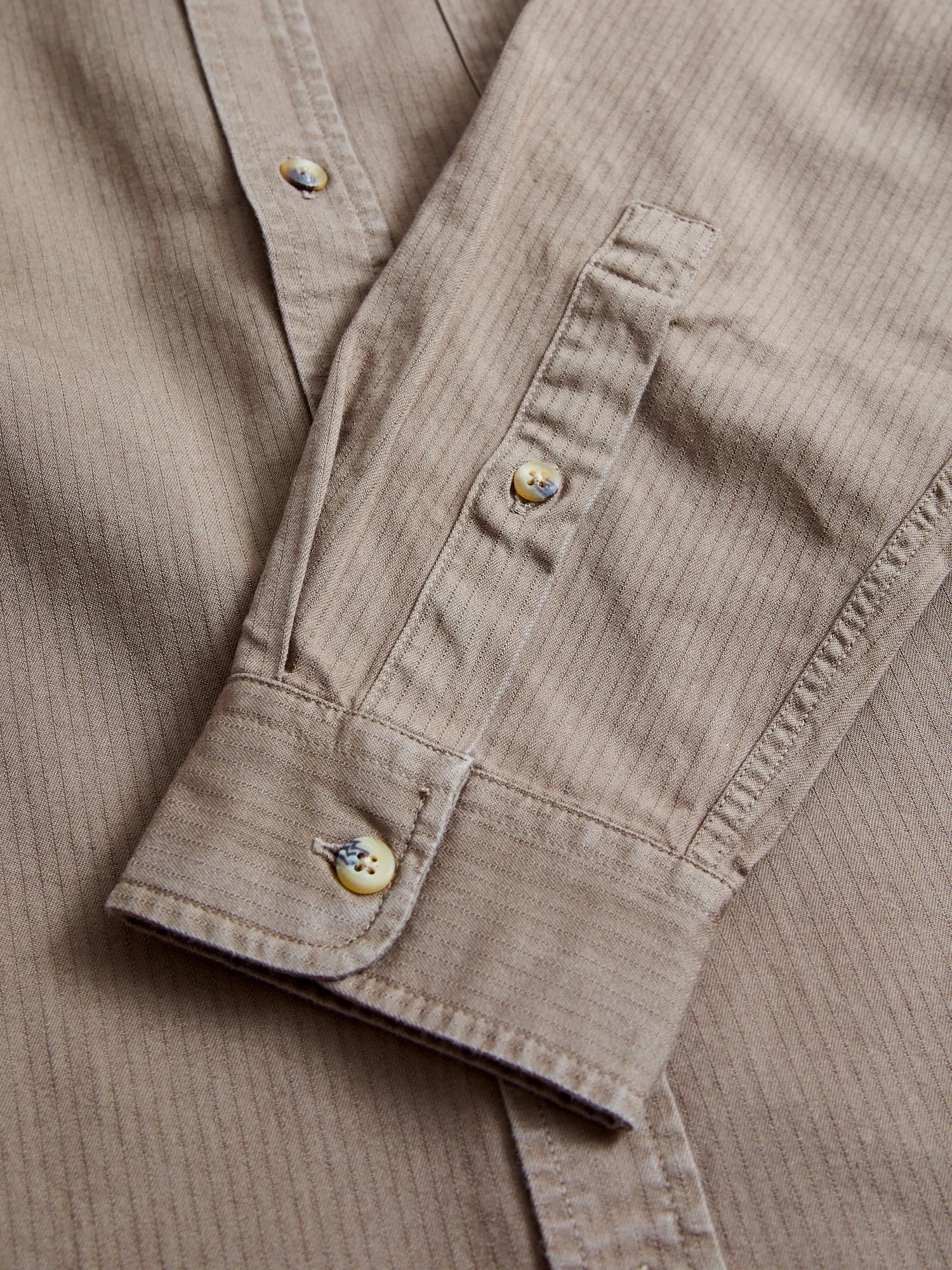 Raeburn Button Down Shirt in Putty