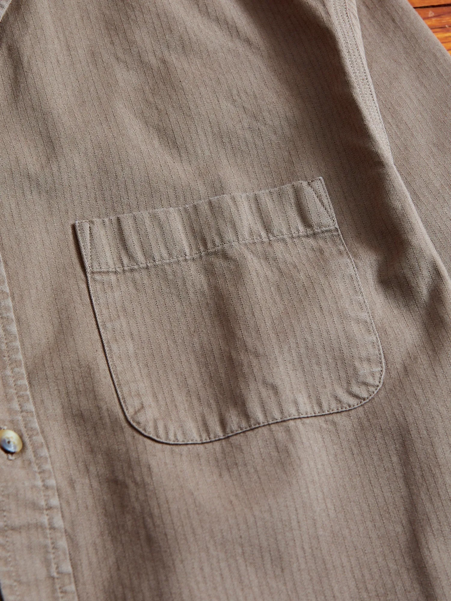 Raeburn Button Down Shirt in Putty